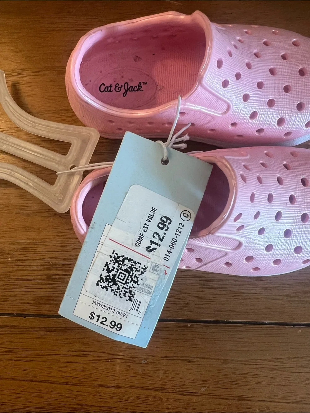 Cat & Jack Kids' Pink Slip‑On Water Shoes- size 5